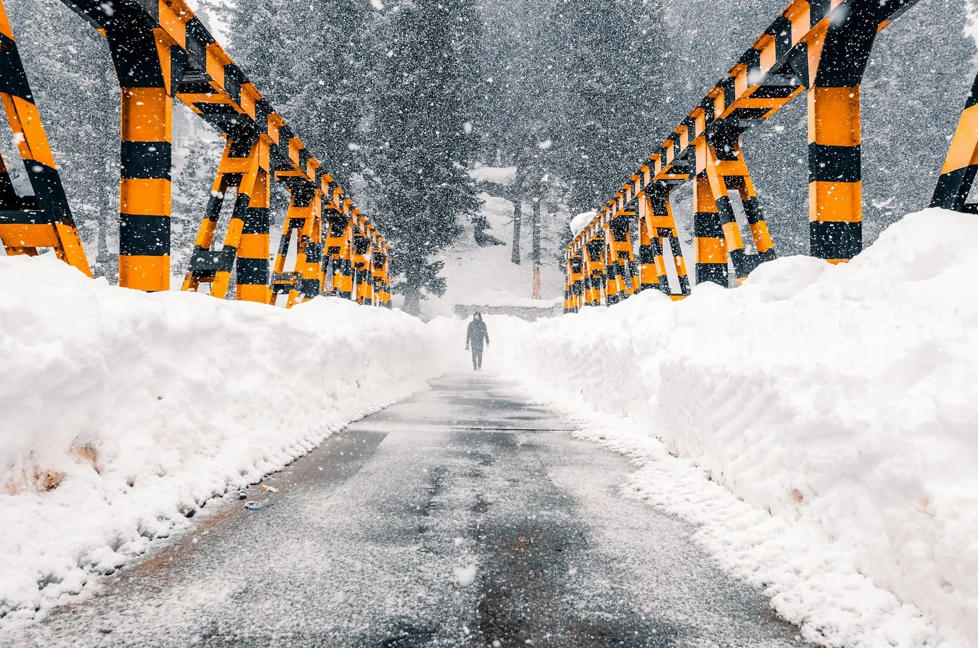 A quiet snow-covered street in Srinagar in winter